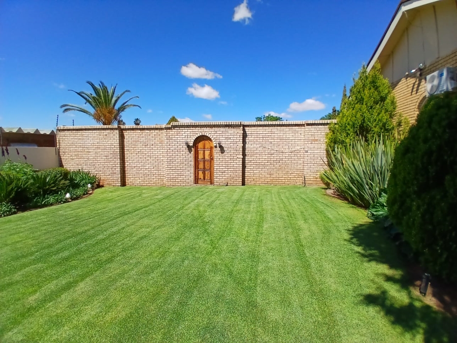 4 Bedroom Property for Sale in Kuruman Northern Cape